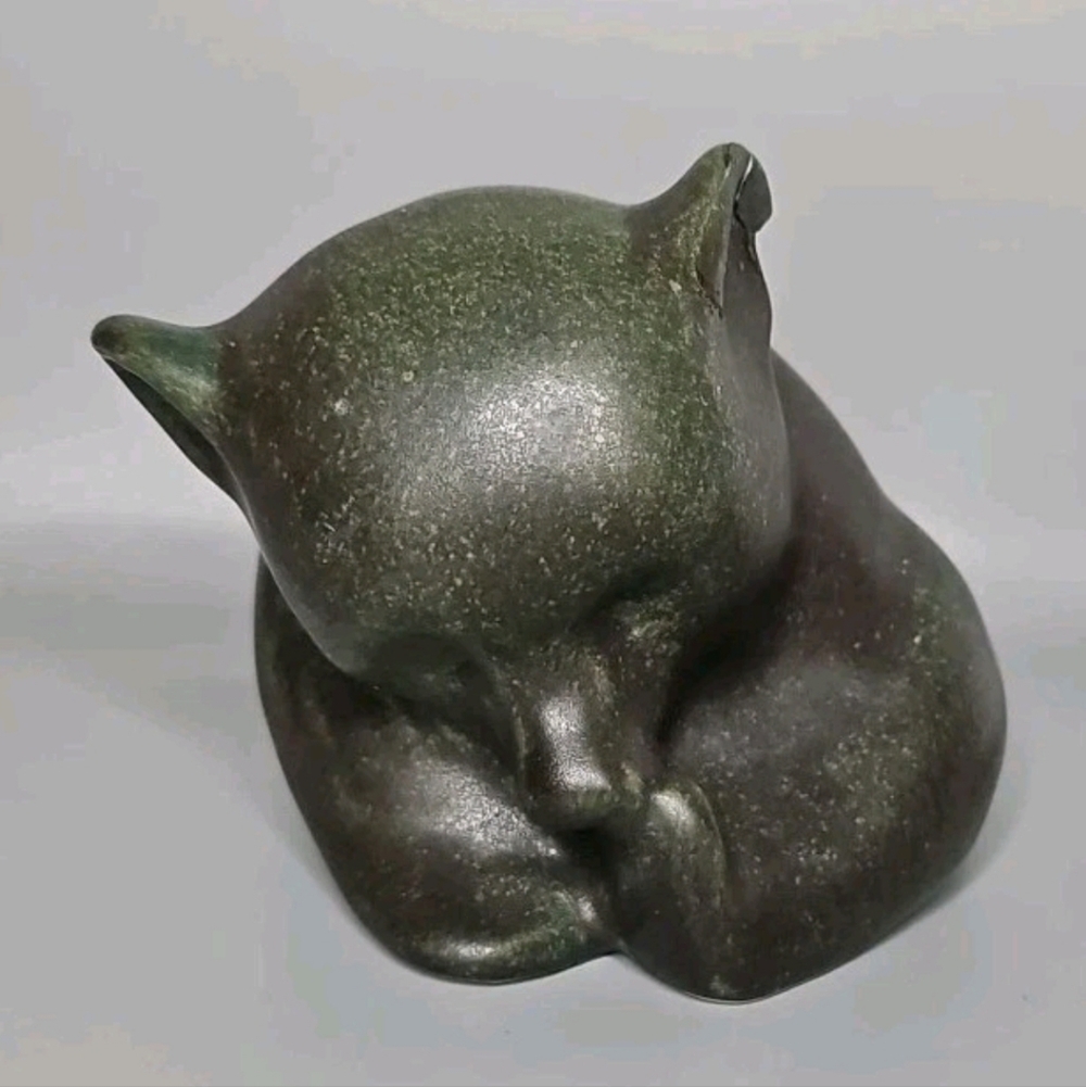 Arabia of Finland Matte Black Curled Up Bear Pottery Richard Lindh Flawed Ear